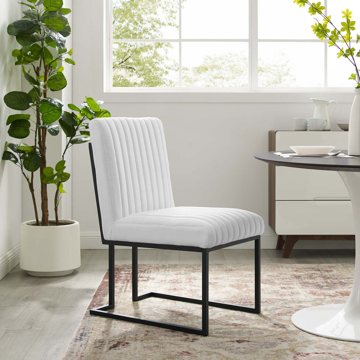 Chaise de salle à manger en tissu capitonné "Indulge"