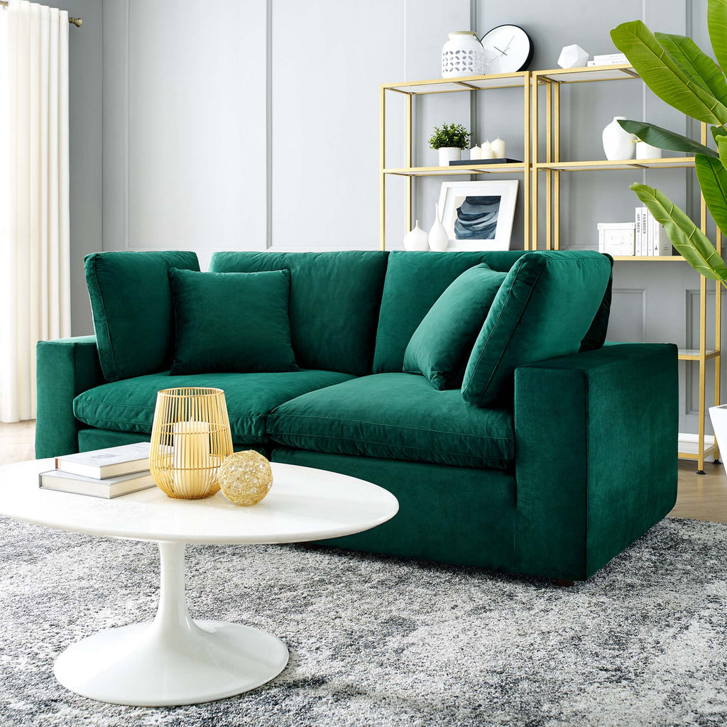 Causeuse en velours performance surrembourrée Commix garnie de duvet