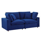 Causeuse en velours performance surrembourrée Commix garnie de duvet
