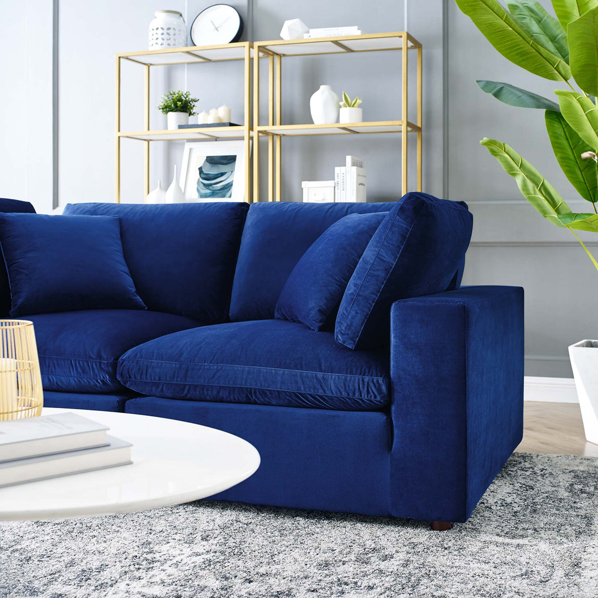 Causeuse en velours performance surrembourrée Commix garnie de duvet