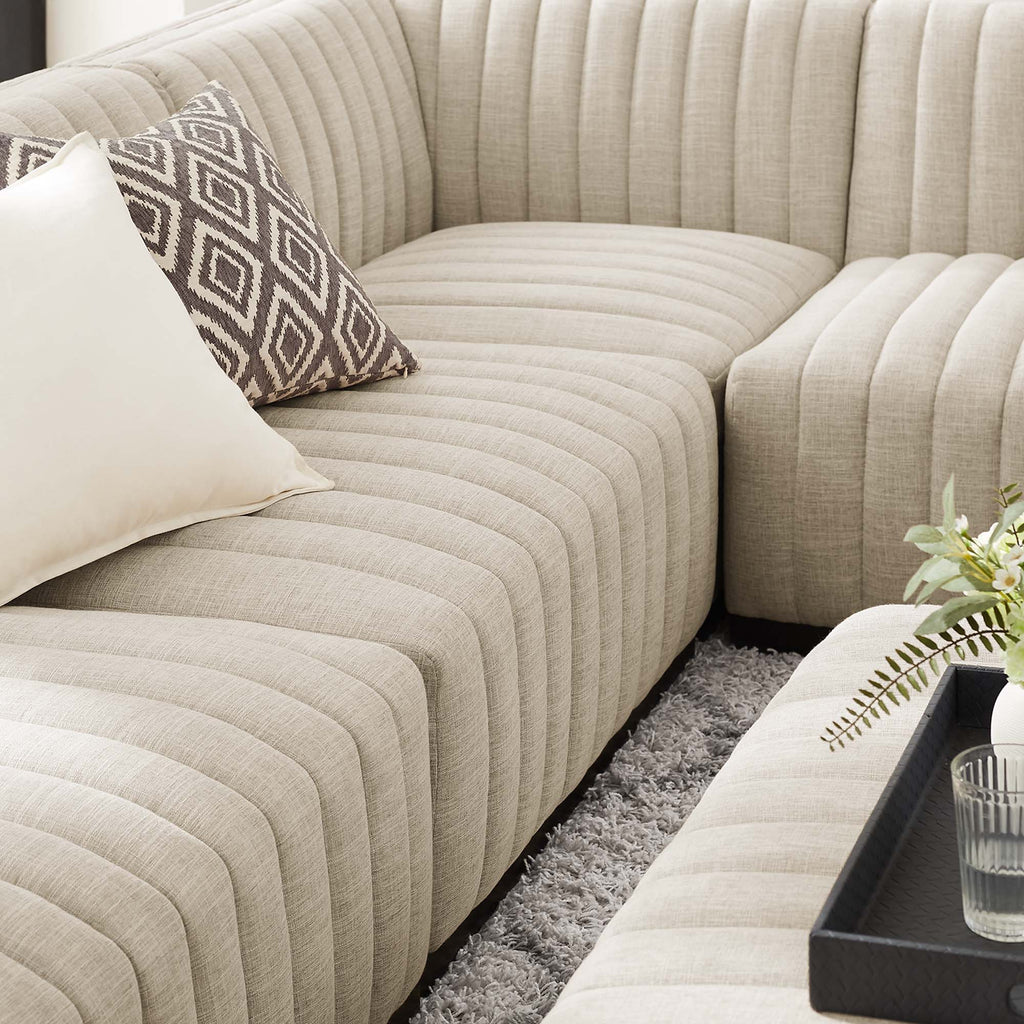 Sectionnel en tissu capitonné à 5 places Conjure
