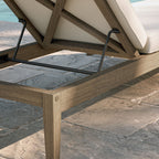 Chaise longue d'extérieur en teck Northlake