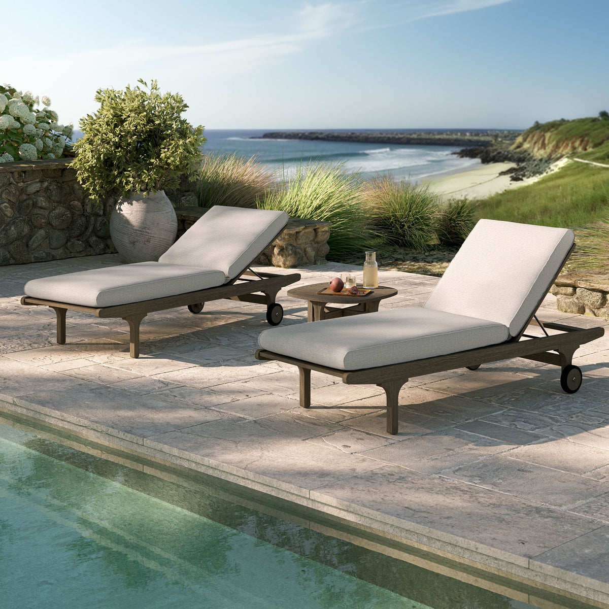 Ensemble de mobilier de jardin 3 pièces avec chaise longue en teck d'extérieur Saratoga