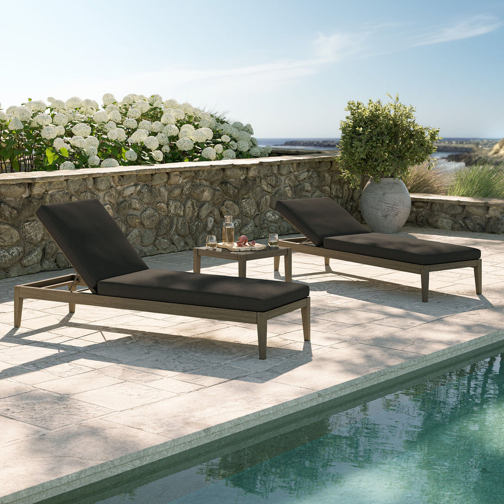 Ensemble de mobilier d'extérieur Northlake 3 pièces en bois de teck avec chaises longues et table d'appoint