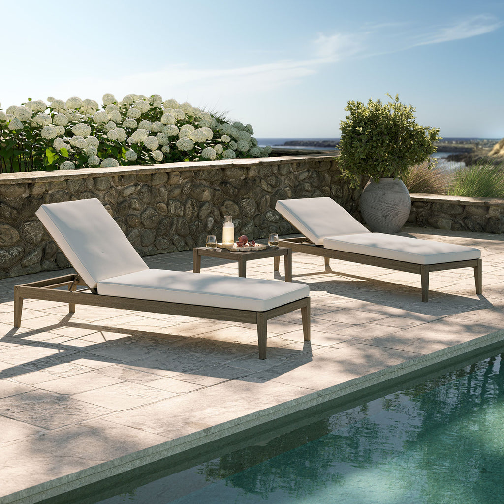Ensemble de mobilier d'extérieur Northlake 3 pièces en bois de teck avec chaises longues et table d'appoint