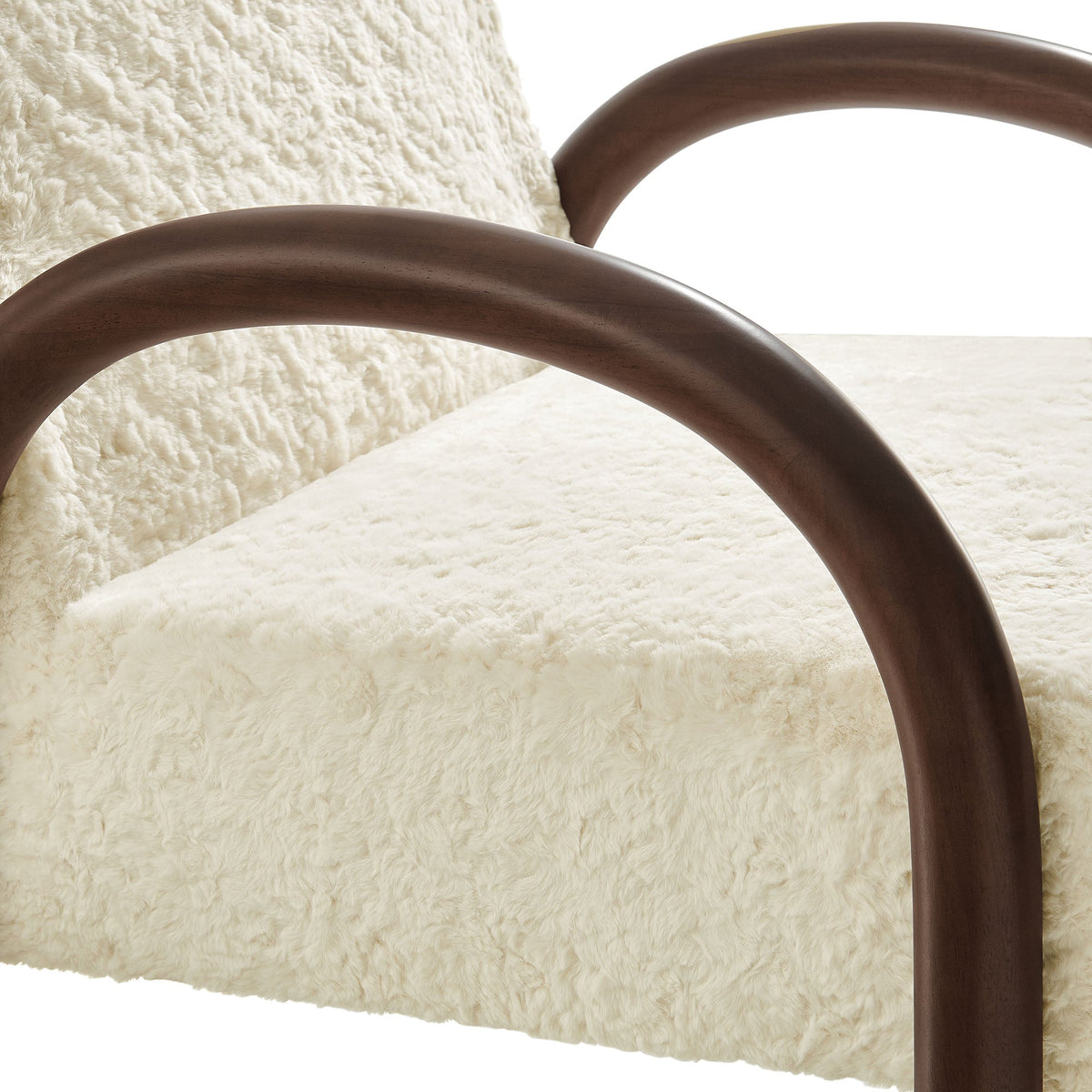 Fauteuil d'appoint Lunet en fausse peau de mouton