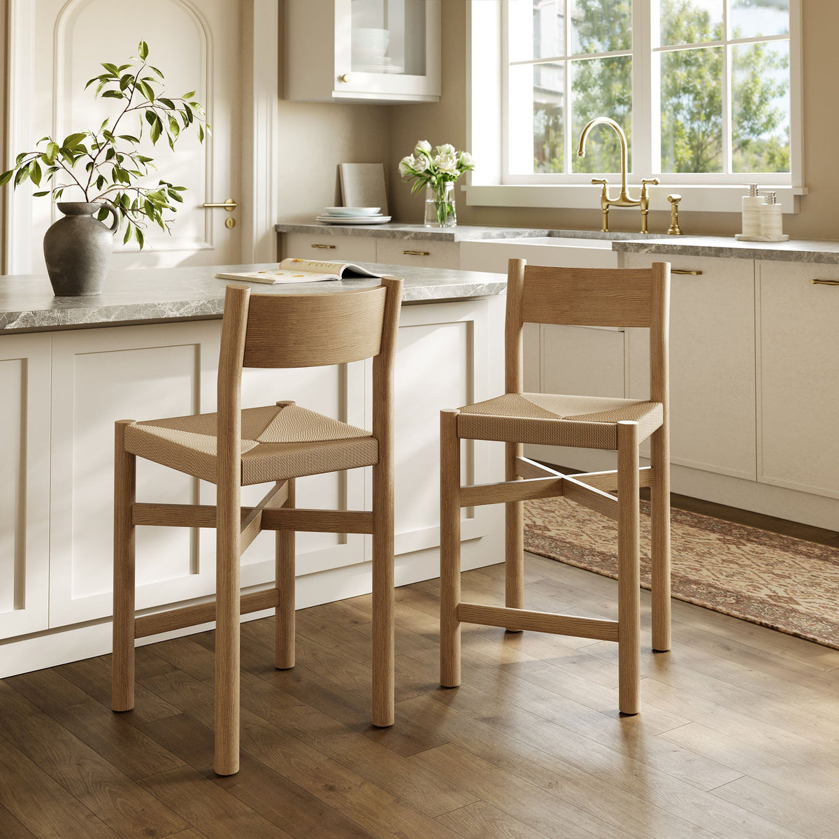 Tabourets de comptoir en bois de chêne Alvia avec assise tissée - Lot de 2
