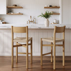 Tabourets de bar Alvia en bois de chêne avec assise tressée, lot de 2