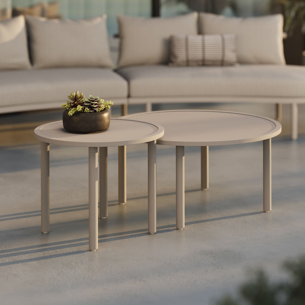 Ensemble de 2 tables basses gigognes en aluminium d'extérieur Porta