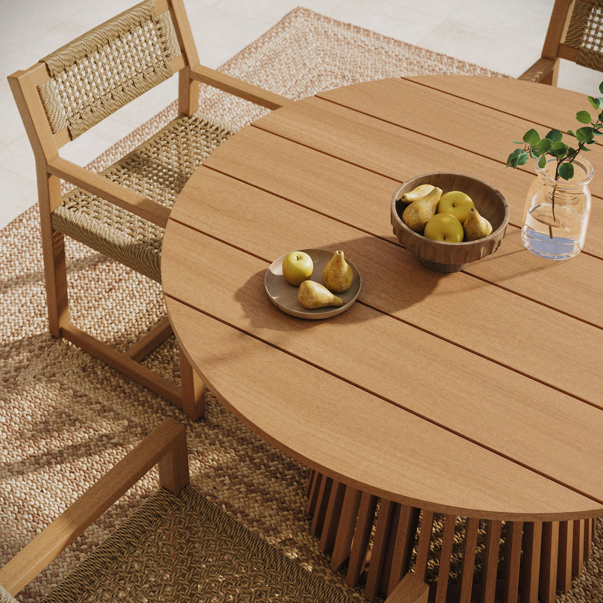 Table à manger d'extérieur ronde en teck de 47 pouces Lane