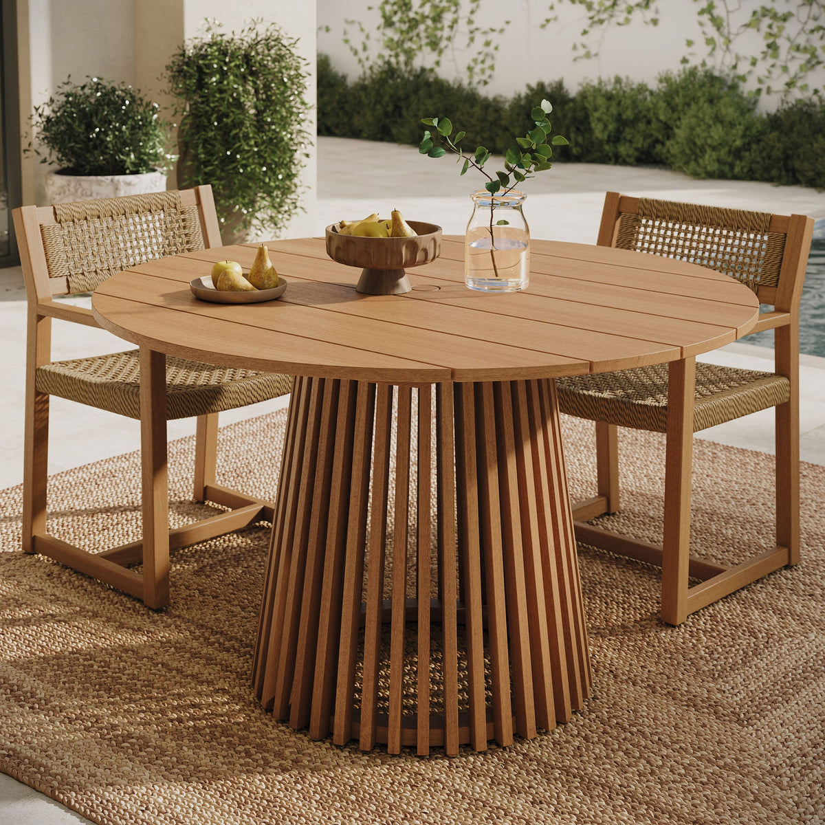 Table à manger d'extérieur ronde en teck de 47 pouces Lane