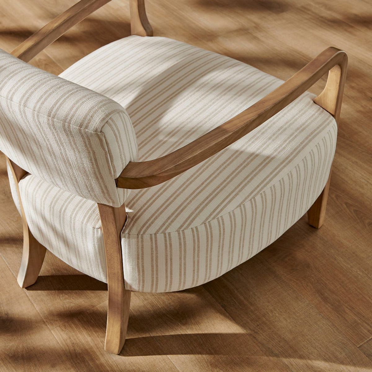 Fauteuil d'appoint rembourré en tissu rayé Zinnia