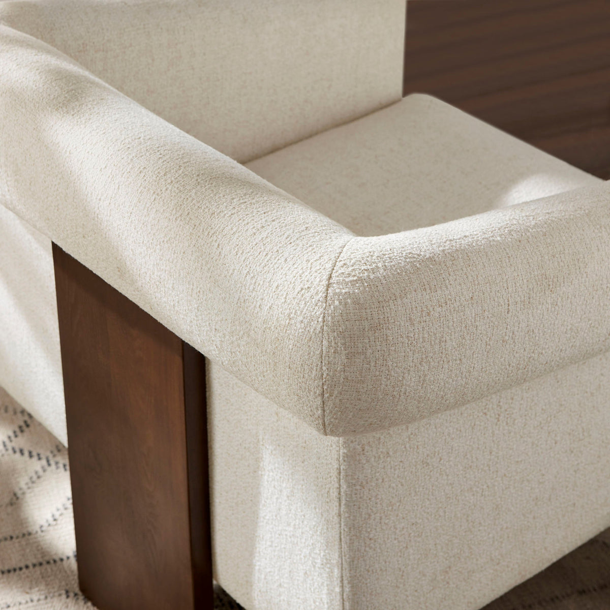 Fauteuil d'appoint trépied en mélange de lin Halbrook