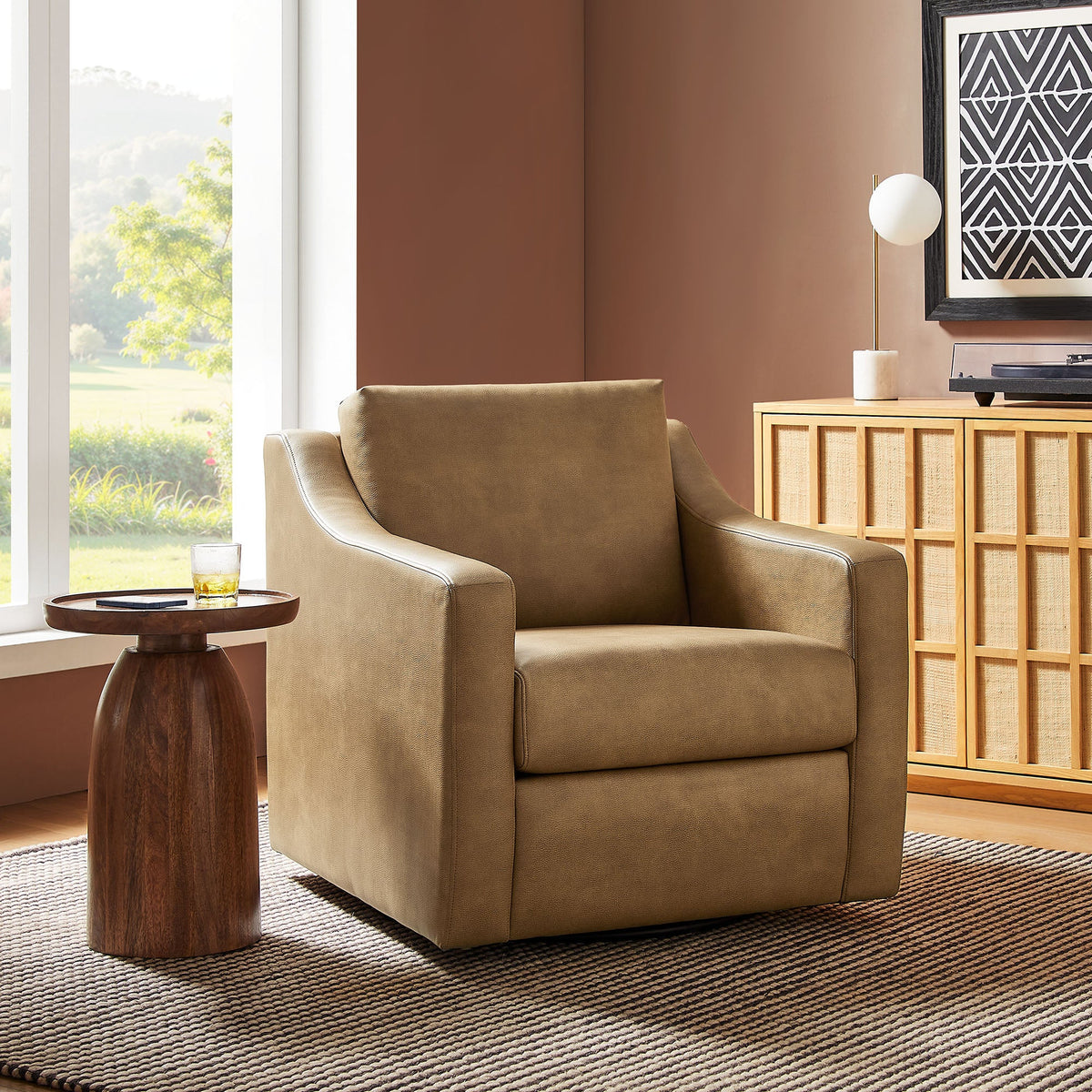 Fauteuil pivotant en cuir végétalien Liora