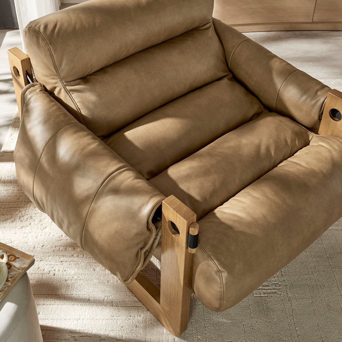 Fauteuil de salon Sorelle en similicuir vegan