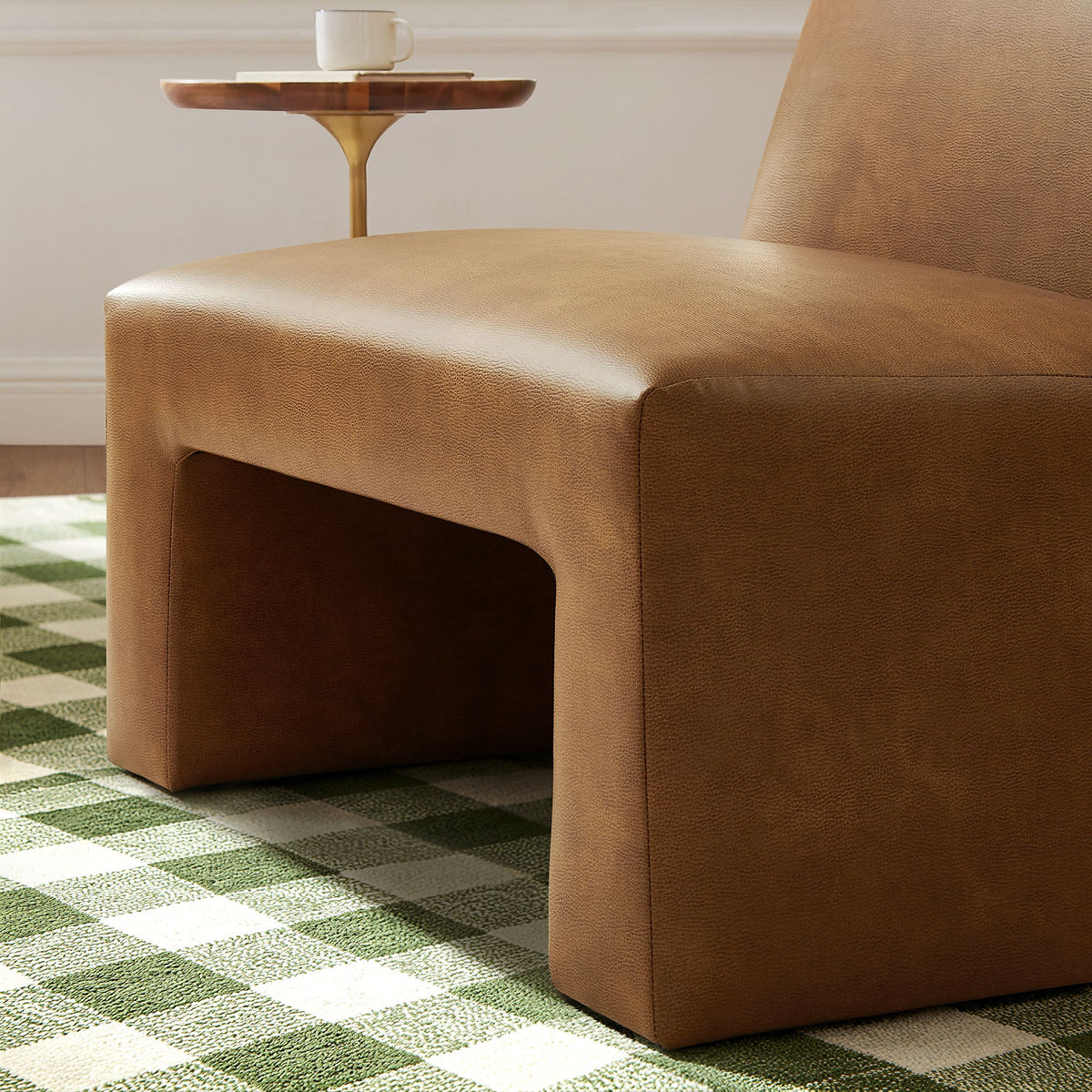 Fauteuil d'appoint sans accoudoirs Amita en cuir végétalien
