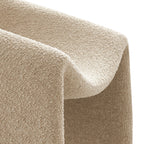 Fauteuil d'appoint à accoudoirs arrondis en tissu texturé bouclé Vivi