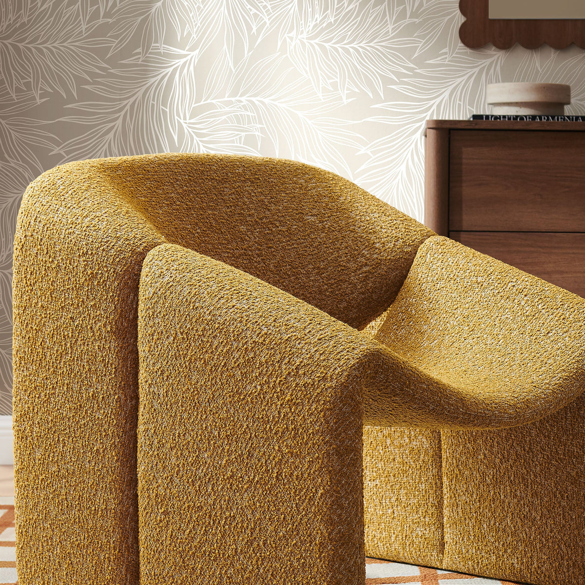 Fauteuil d'appoint à accoudoirs arrondis en tissu texturé bouclé Vivi