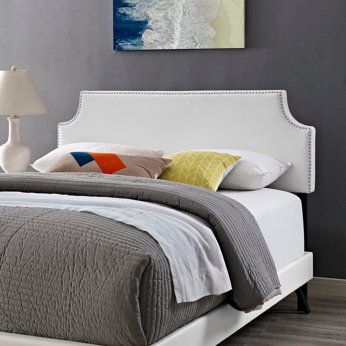 Lit plateforme Laura en tissu avec pieds ronds évasés