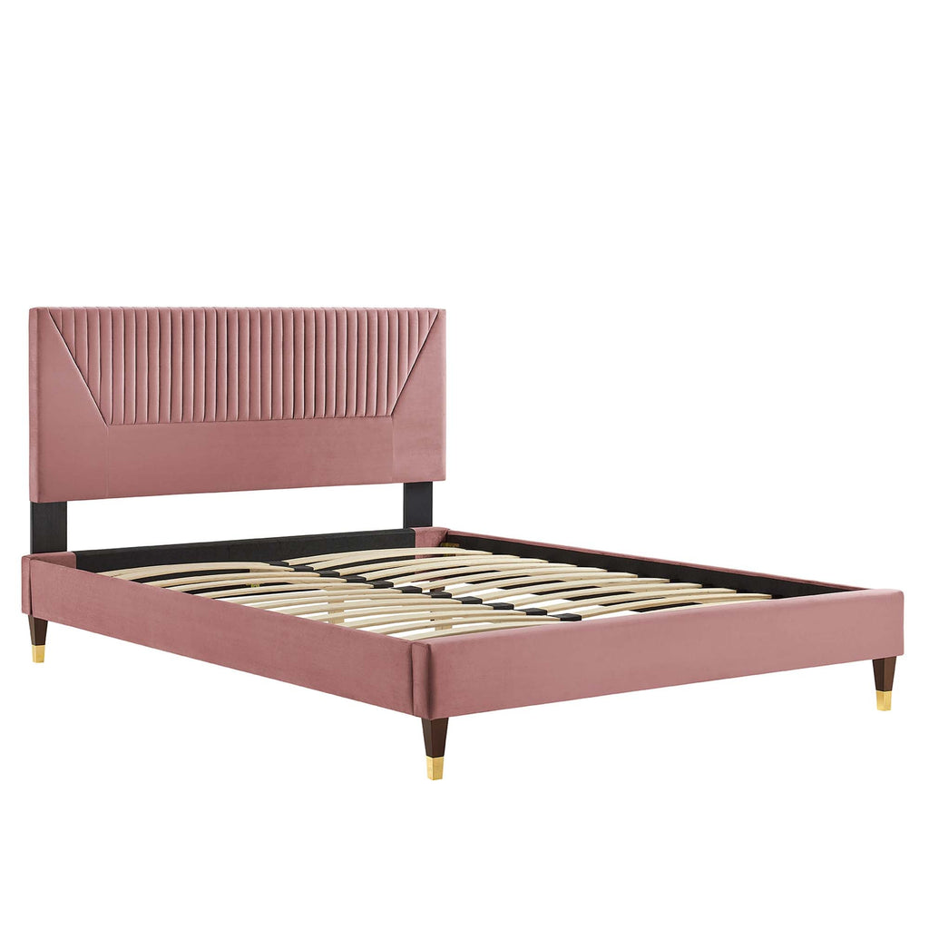 Lit Plateforme Yasmine Channel Capitonnée en Velours Haute Performance avec Pieds en Bois et Or