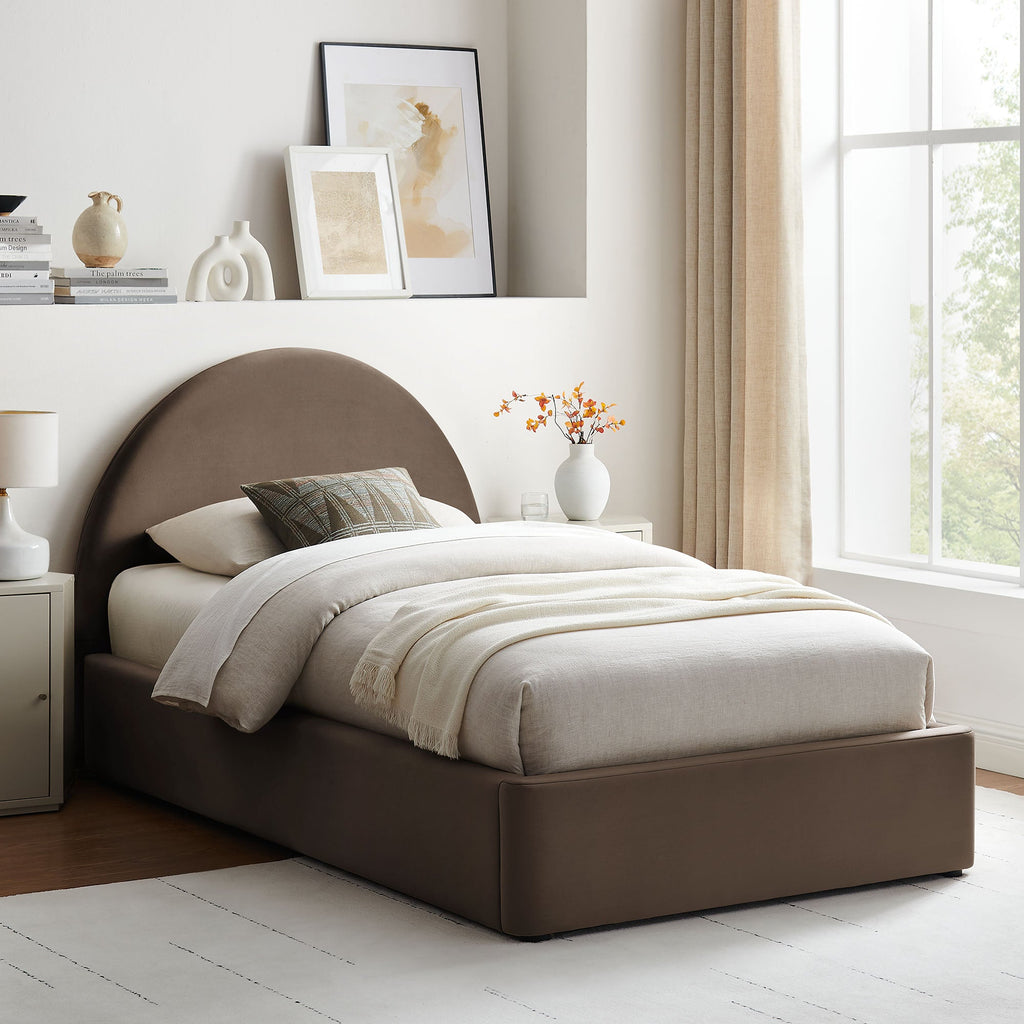 Cadre de lit plateforme de rangement Arched Performance Velvet Resort