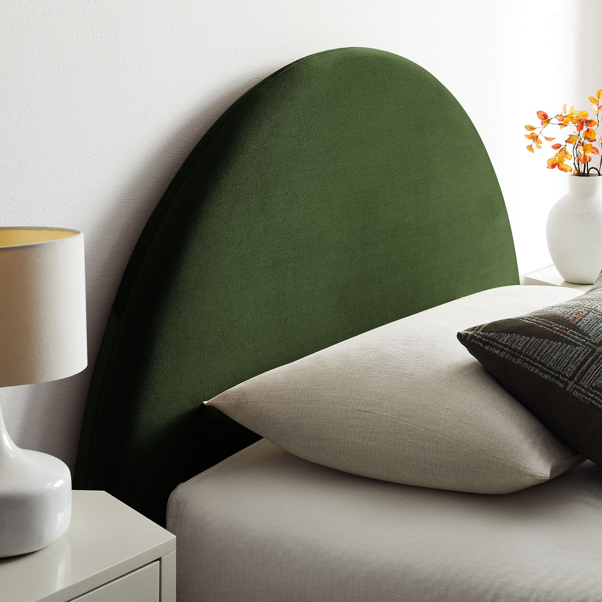 Cadre de lit plateforme de rangement Arched Performance Velvet Resort