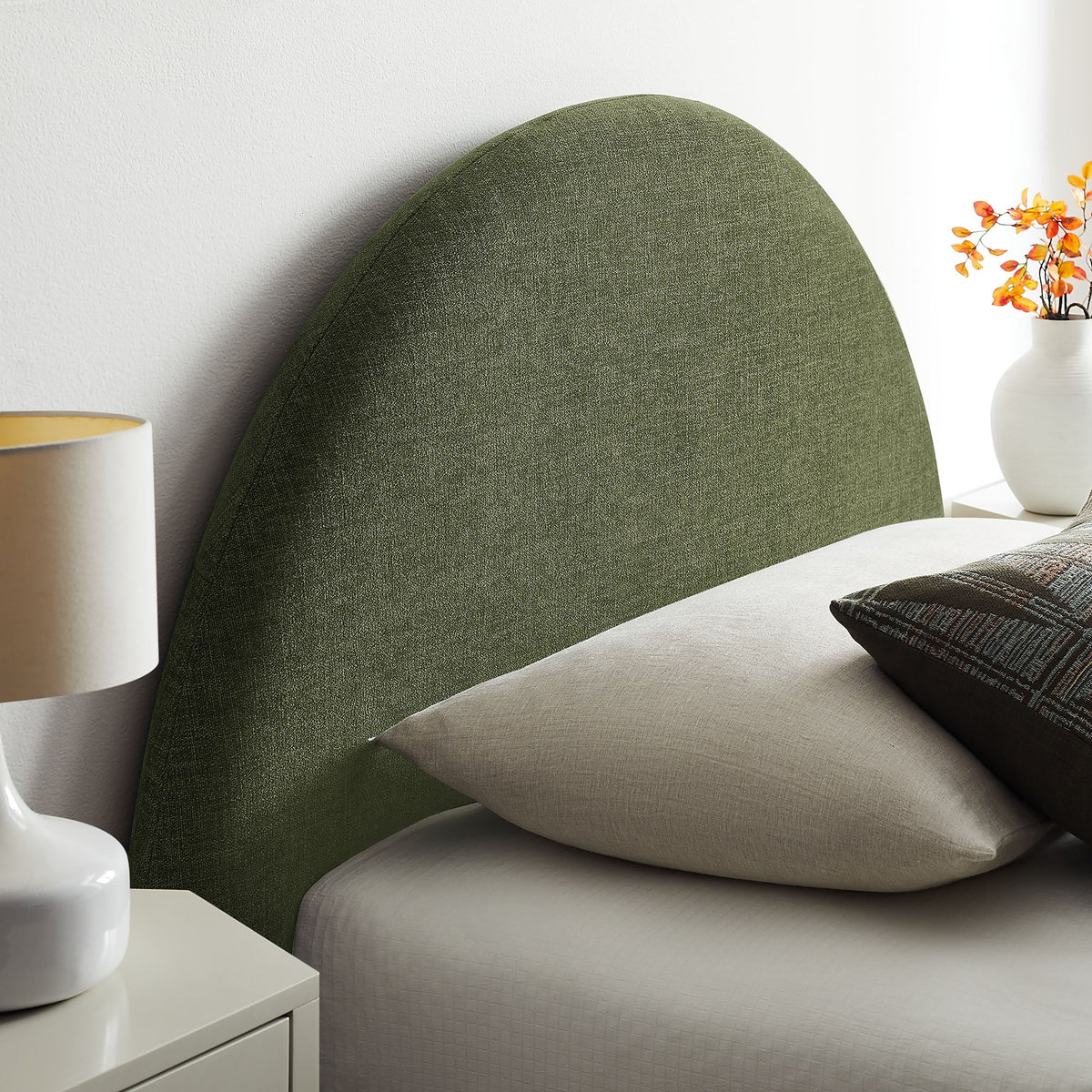 Cadre de lit plateforme rembourré en tissu avec rangement Resort
