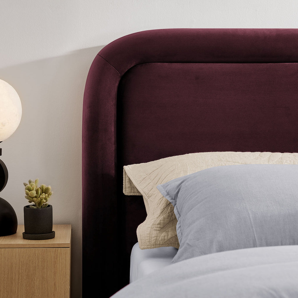Lit plateforme en velours performant Beck